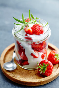 Strawberries With Cream