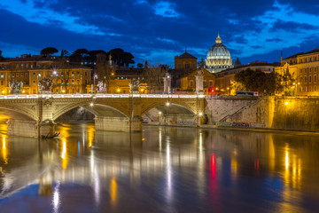 Fototapeta na wymiar Vacaciones en Roma - Fotos Nocturnas