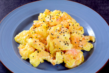 scrambled eggs on toast