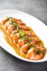 salad with shrimps