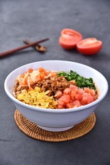 pasta with tomatoes and basil