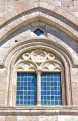 Fototapeta na wymiar Mullioned window on a medieval building