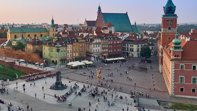 4K Timelapse with panorama slider: Column of Sigismund III Vasa and Castle Square in Warsaw - a historic square in front of Royal Castle, the former official residence of Polish monarchs