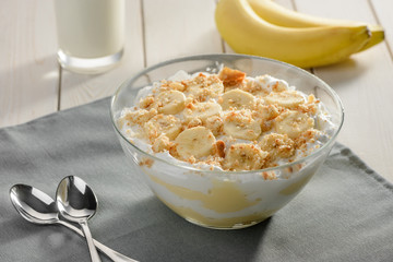 Bowl of banana cream pudding