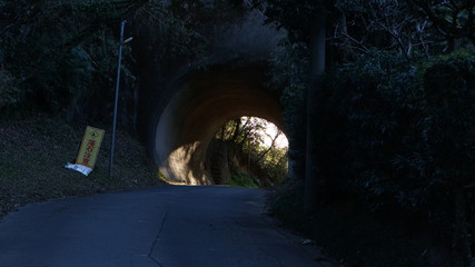 トンネル