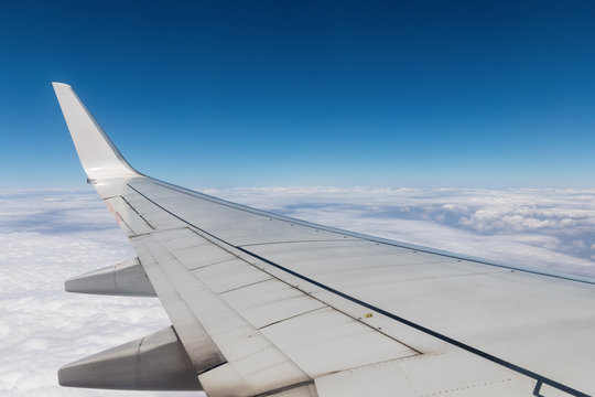 airplane wing in air