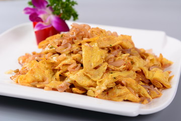 pasta with tomato sauce and parmesan