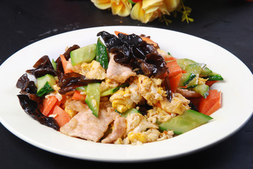 salad with chicken and vegetables