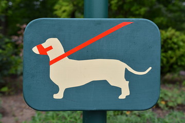 Warning Sign - Dogs on Leash Only