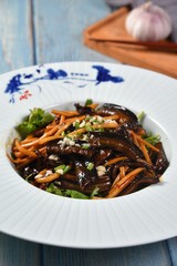 beef with vegetables and sauce