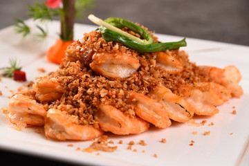 grilled shrimps with sauce