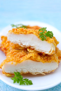 H&auml;hnchenbrust in Cornflakes-Kruste	