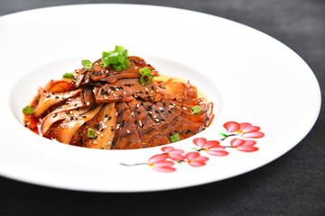 beef with vegetables and tomato sauce