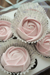 marshmallow roses made from currant puree