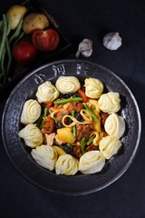 pasta with mushrooms and tomatoes