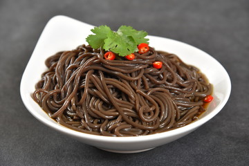 spaghetti with tomato sauce