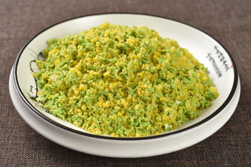 green peas in a bowl