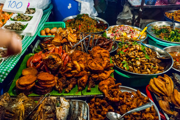 Food ready to eat at night market