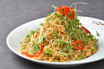 spaghetti with tomato sauce