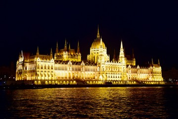 Obraz premium Budapest parliament (Hungary)