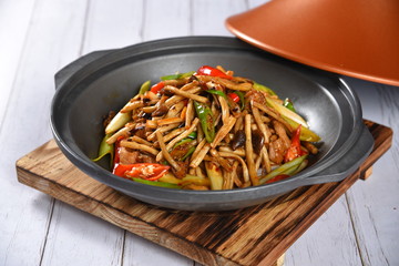 pasta with tomato sauce and vegetables