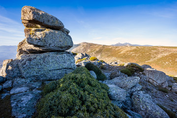 Riscos en la Sierra Paramera en un día soleado. Avila. España. Europa.