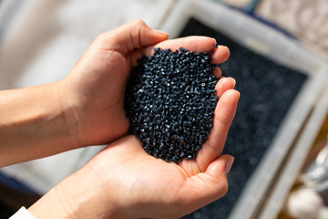 plastic granules for the production of synthetic yarn