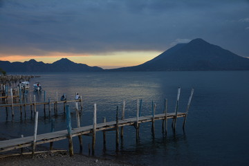 Coucher de Soleil Lac Atitlán Panajachel Guatemala