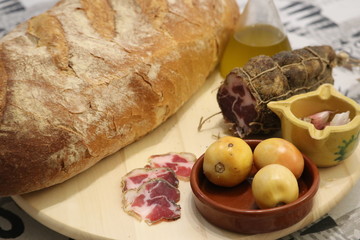 Pan de payés con lomo casero