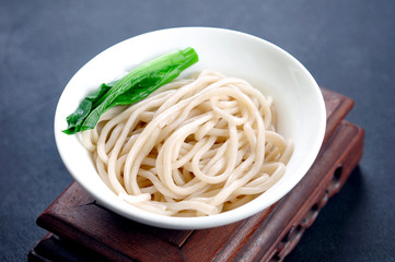 spaghetti with tomato sauce