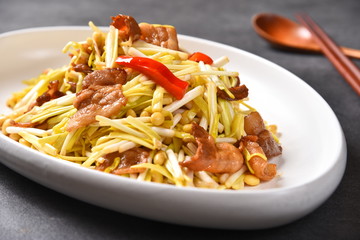 pasta with chicken and vegetables