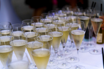 Pimp your Prosecco beim Sektempfang einer Hochzeit.