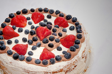 Birthday cake in the shape of a circle