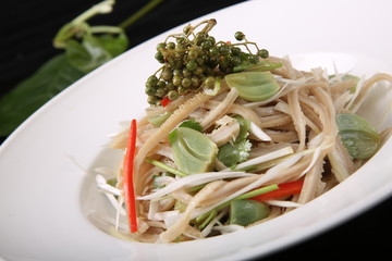 noodles with vegetables