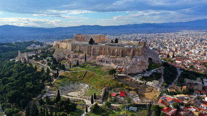 Fototapeta premium acropolis,aerial,ancient,antique,archeology,architecture,athena,athens,attraction,blue,building,capital,civilization,classical,colonnade,column,columns,culture,drone,europe,european,facade,famous,grec
