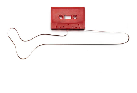 cassette audio avec ruban  sugg&eacute;rant un rythme musical