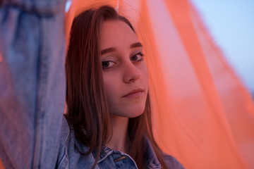 Mädchen Frau Jung nostalgisch Retropop unterwegs in Berlin