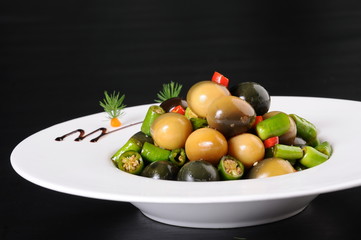 greek salad with olives and tomatoes