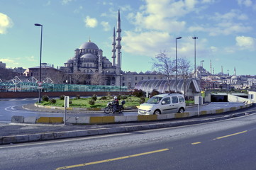 Fototapeta na wymiar Yeni Cami mosque in Istanbul, Turkey