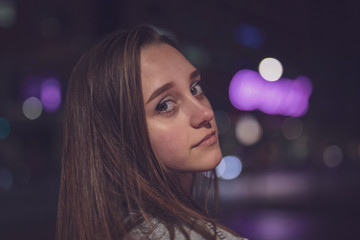 Mädchen Frau Jung nostalgisch Retropop unterwegs in Berlin