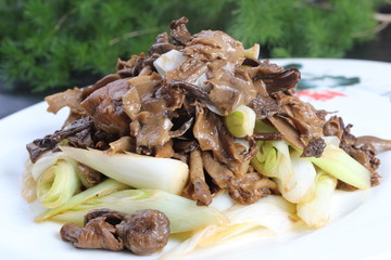 mushrooms and salad
