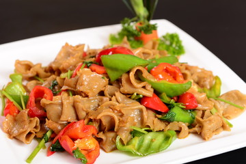 pasta with tomatoes and basil