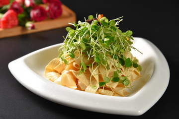 pasta with pesto sauce