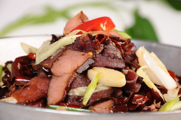 beef with vegetables and sauce