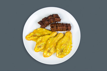 tostones Frito con longaniza