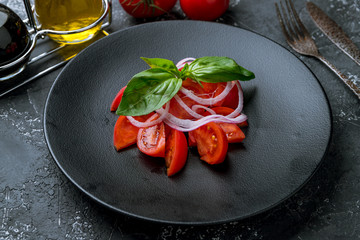 Tomato salad with red onion