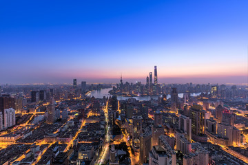 Fototapeta na wymiar Shanghai skyline and cityscape at dawn