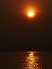 Watch the sunrise at the reservoir.