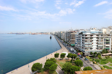 Fototapeta na wymiar seafront of Thessaloniki view from white tower, Greece