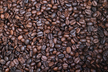 grãos de café torrados